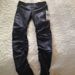 brand new with tags alo idol leggings